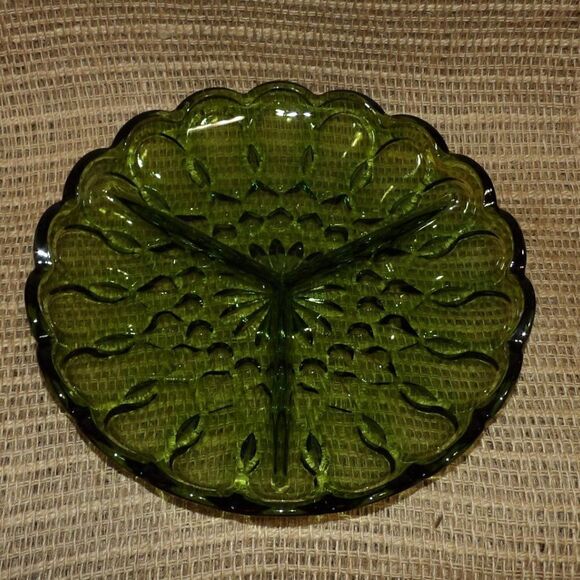 Vintage 1970's Anchor Hocking Fairfield Avocado Green 3-Part Relish Dish 8.75" - Picture 7 of 7